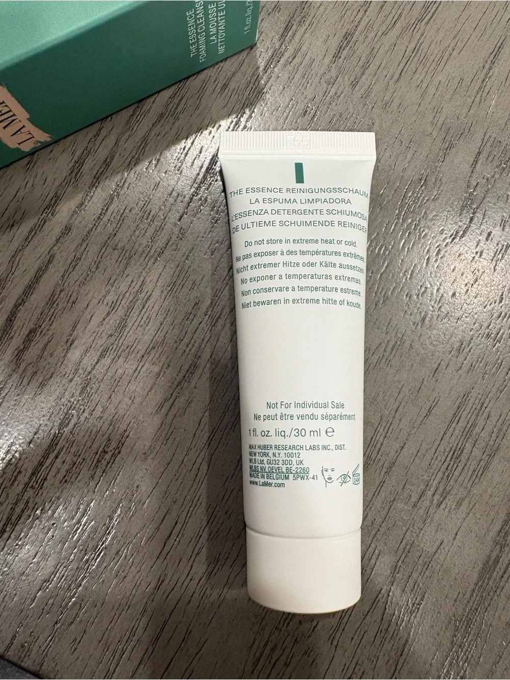 * New La Mer The Essence Foaming cleanser deluxe size 1fl oz/ 30ml